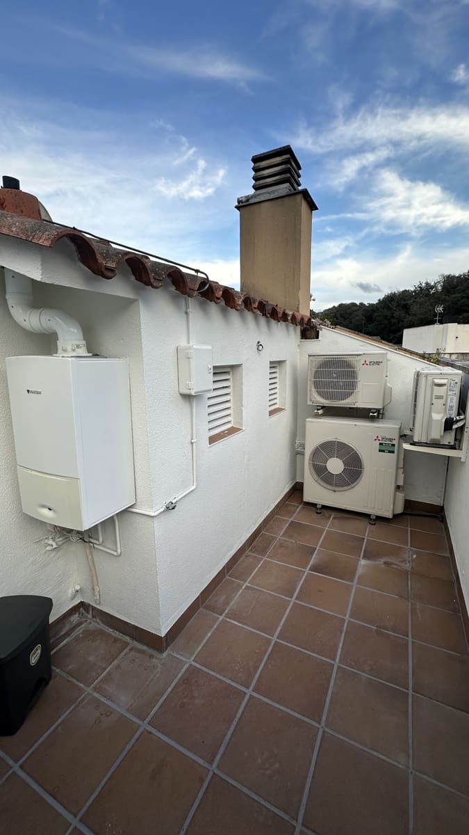 3 bedroom Penthouse for sale in Vallromanes with garage - € 350,000 (Ref: 9665725)