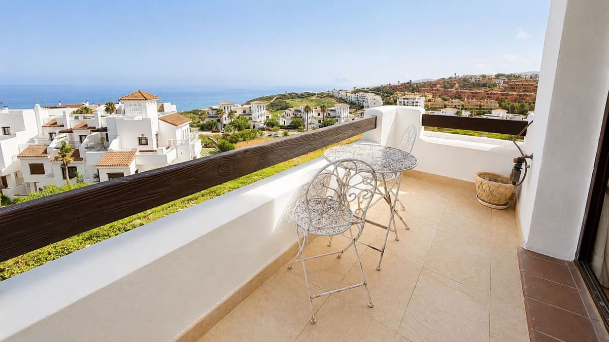 4 bedroom Townhouse for sale in La Alcaidesa with pool garage - € 815,000 (Ref: 10000999)
