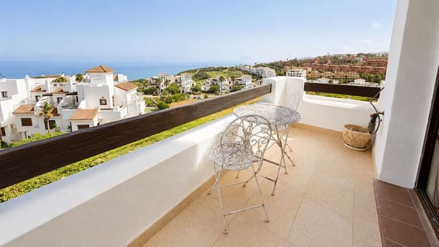 Casa de 4 habitaciones en La Alcaidesa en venta con piscina garaje - 815.000 € (Ref: 10000999)