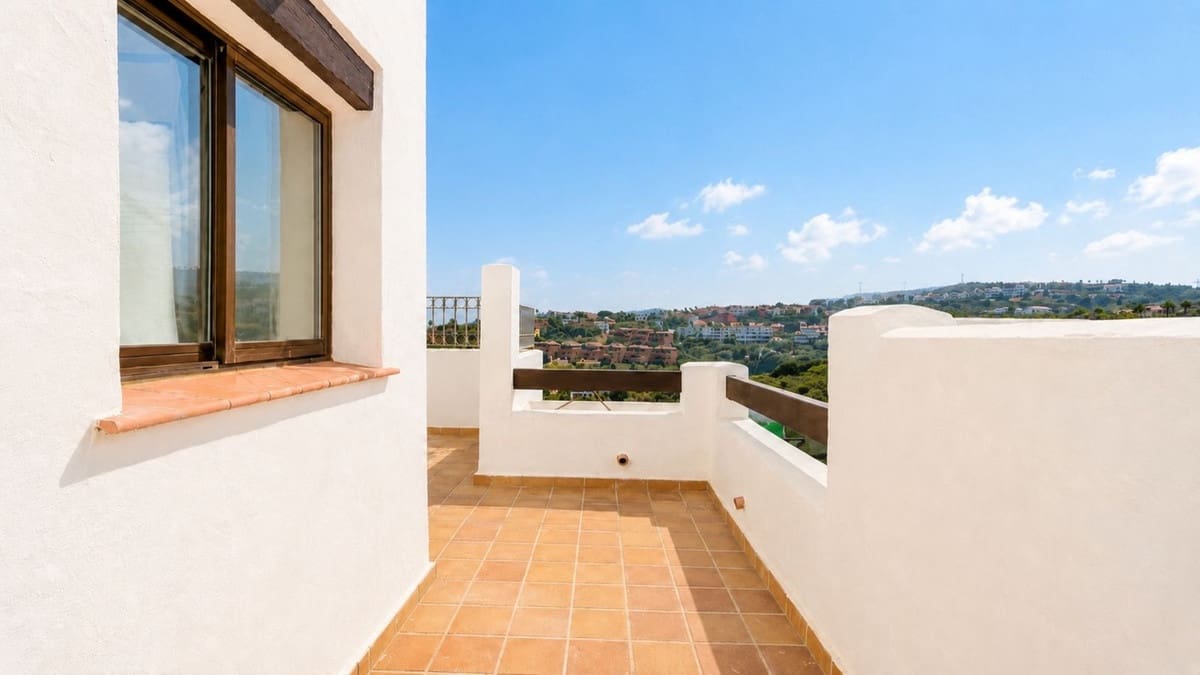 4 bedroom Townhouse for sale in La Alcaidesa with pool garage - € 815,000 (Ref: 10000999)