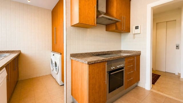Casa de 4 habitaciones en La Alcaidesa en venta con piscina garaje - 815.000 € (Ref: 10000999)