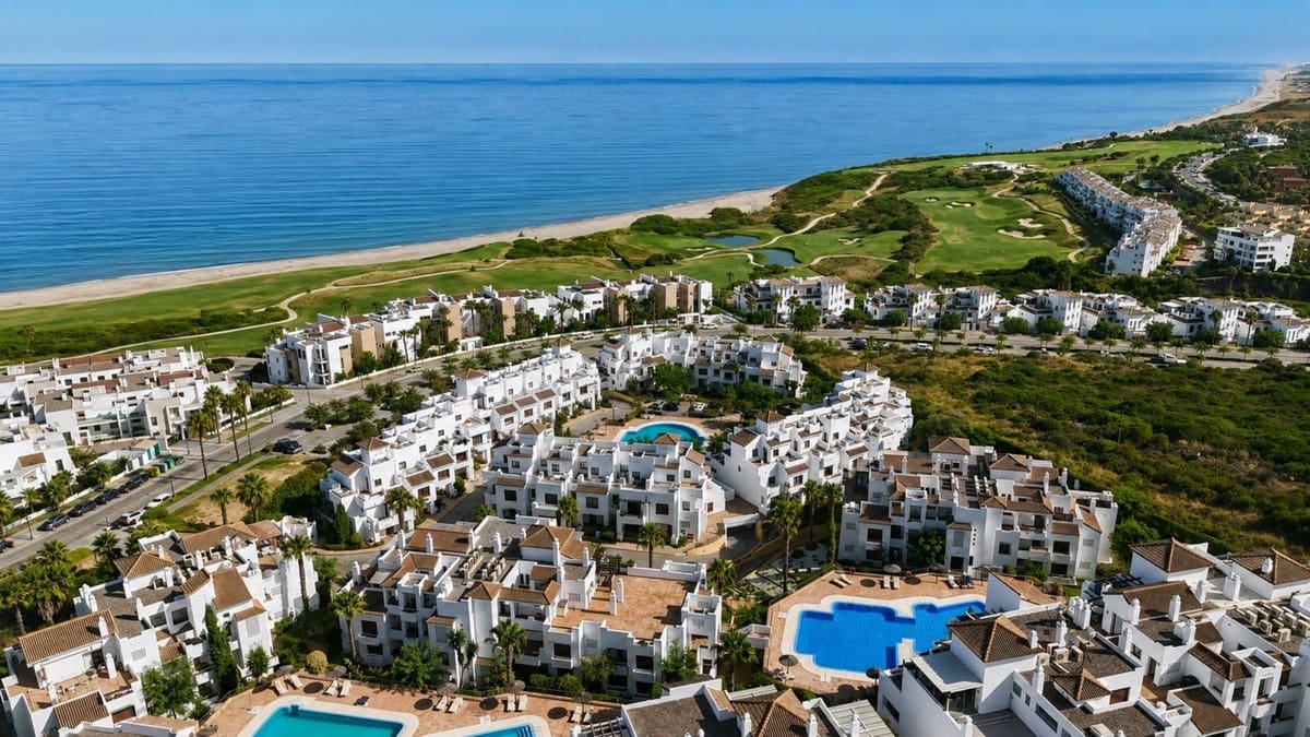 4 bedroom Townhouse for sale in La Alcaidesa with pool garage - € 815,000 (Ref: 10000999)
