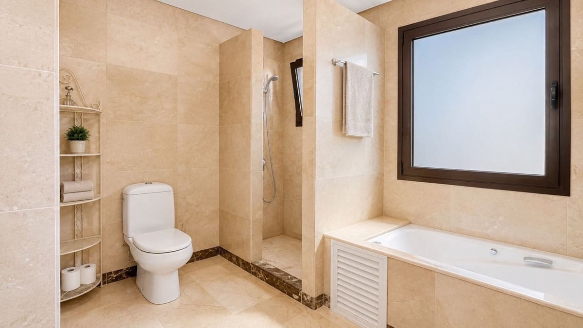 4 bedroom Townhouse for sale in La Alcaidesa with pool garage - € 815,000 (Ref: 10000999)