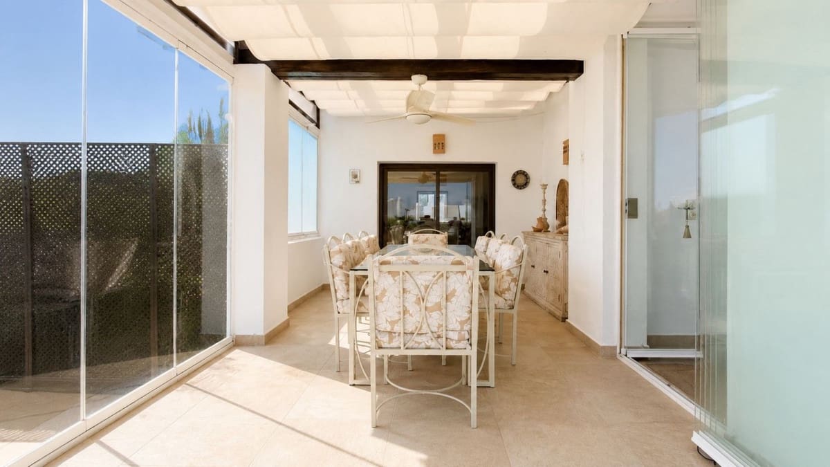 4 bedroom Townhouse for sale in La Alcaidesa with pool garage - € 815,000 (Ref: 10000999)