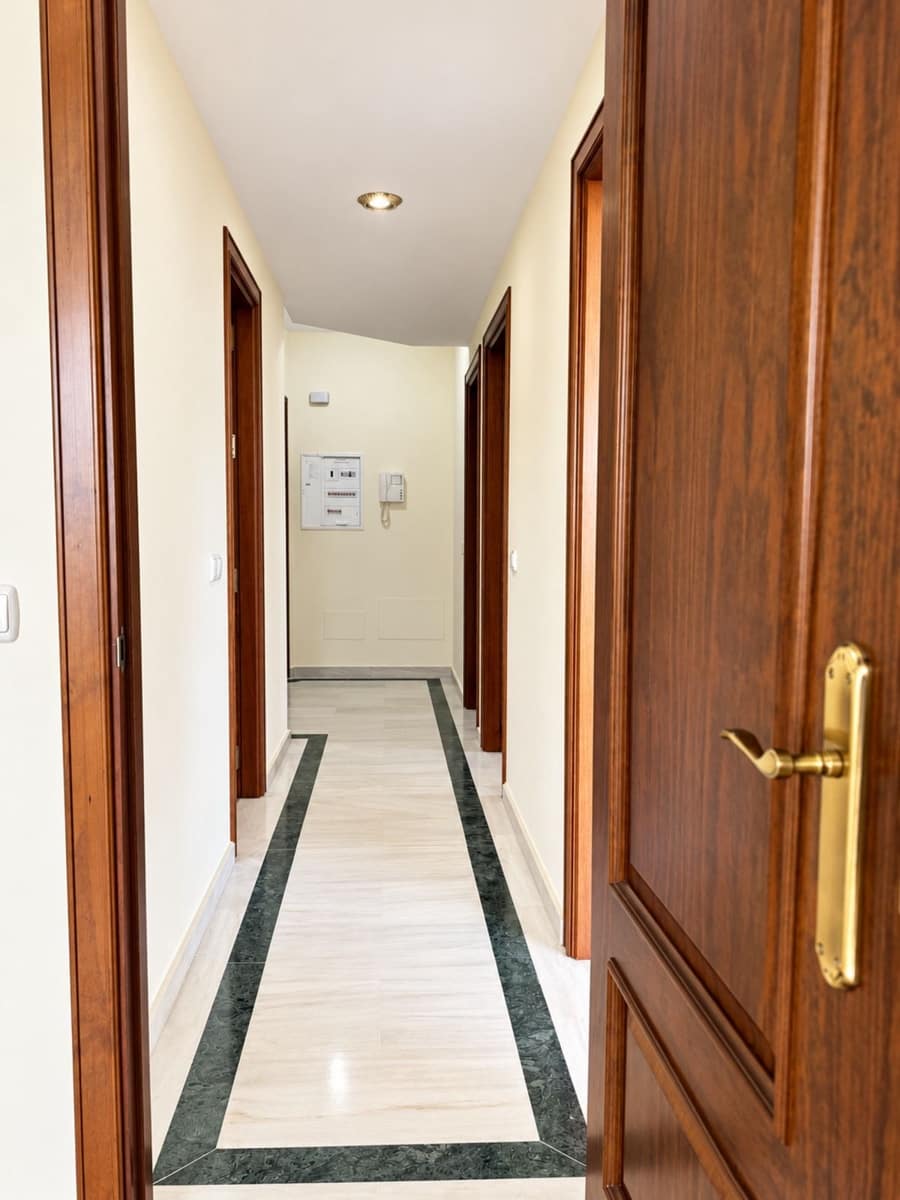 2 soveværelse Lejlighed til salg i Estepona med garage - € 495.000 (Ref: 10165385)