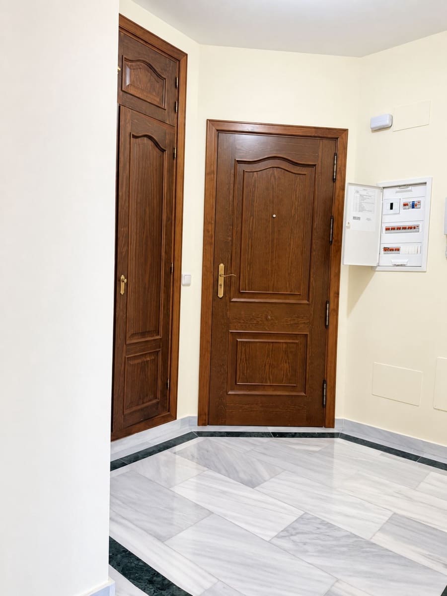 2 soveværelse Lejlighed til salg i Estepona med garage - € 495.000 (Ref: 10165385)