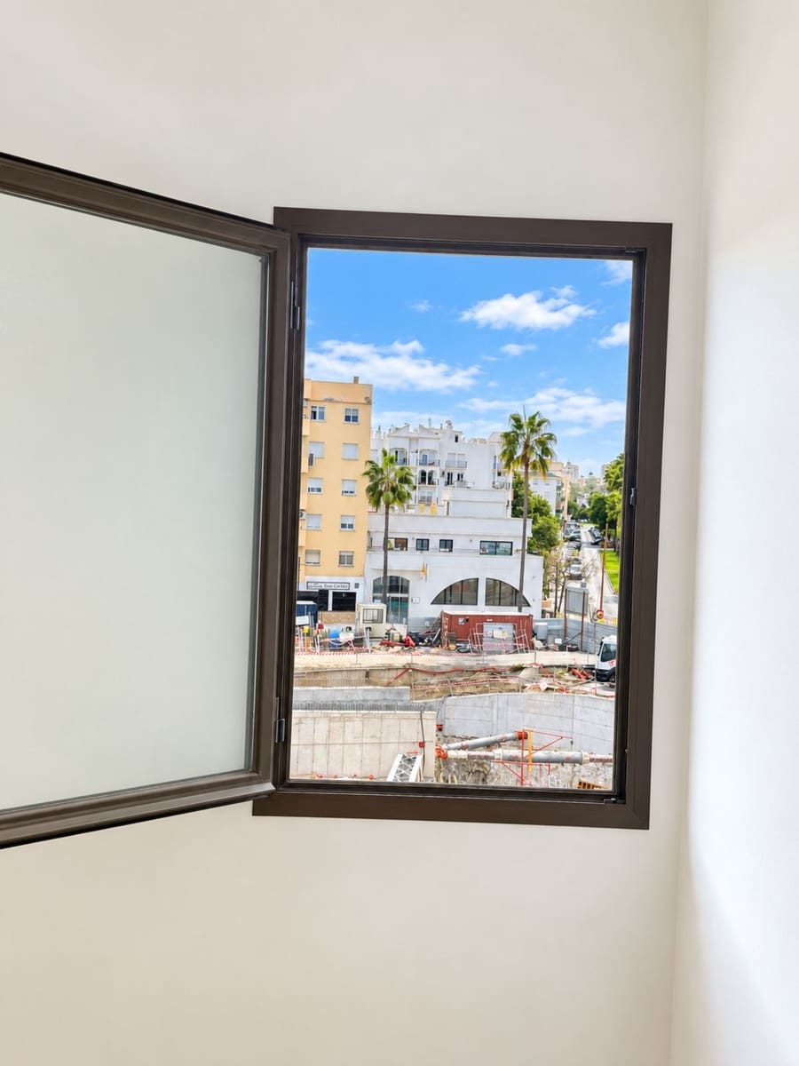 2 soveværelse Lejlighed til salg i Estepona med garage - € 495.000 (Ref: 10165385)