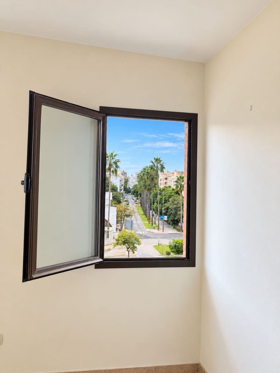 2 soveværelse Lejlighed til salg i Estepona med garage - € 495.000 (Ref: 10165385)