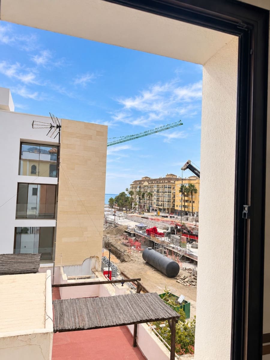 2 soveværelse Lejlighed til salg i Estepona med garage - € 495.000 (Ref: 10165385)