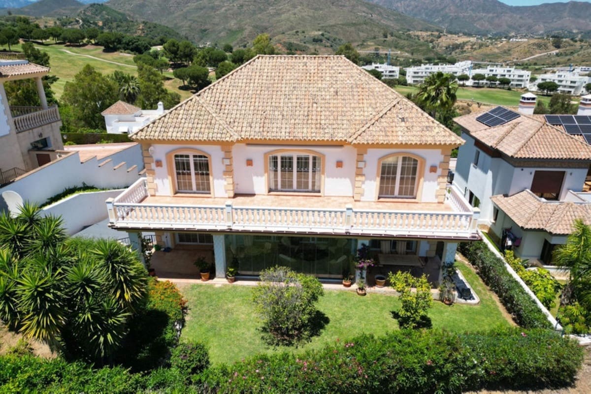 5 soveværelse Villa til salg i La Cala de Mijas med swimmingpool garage - € 1.975.000 (Ref: 10166972)