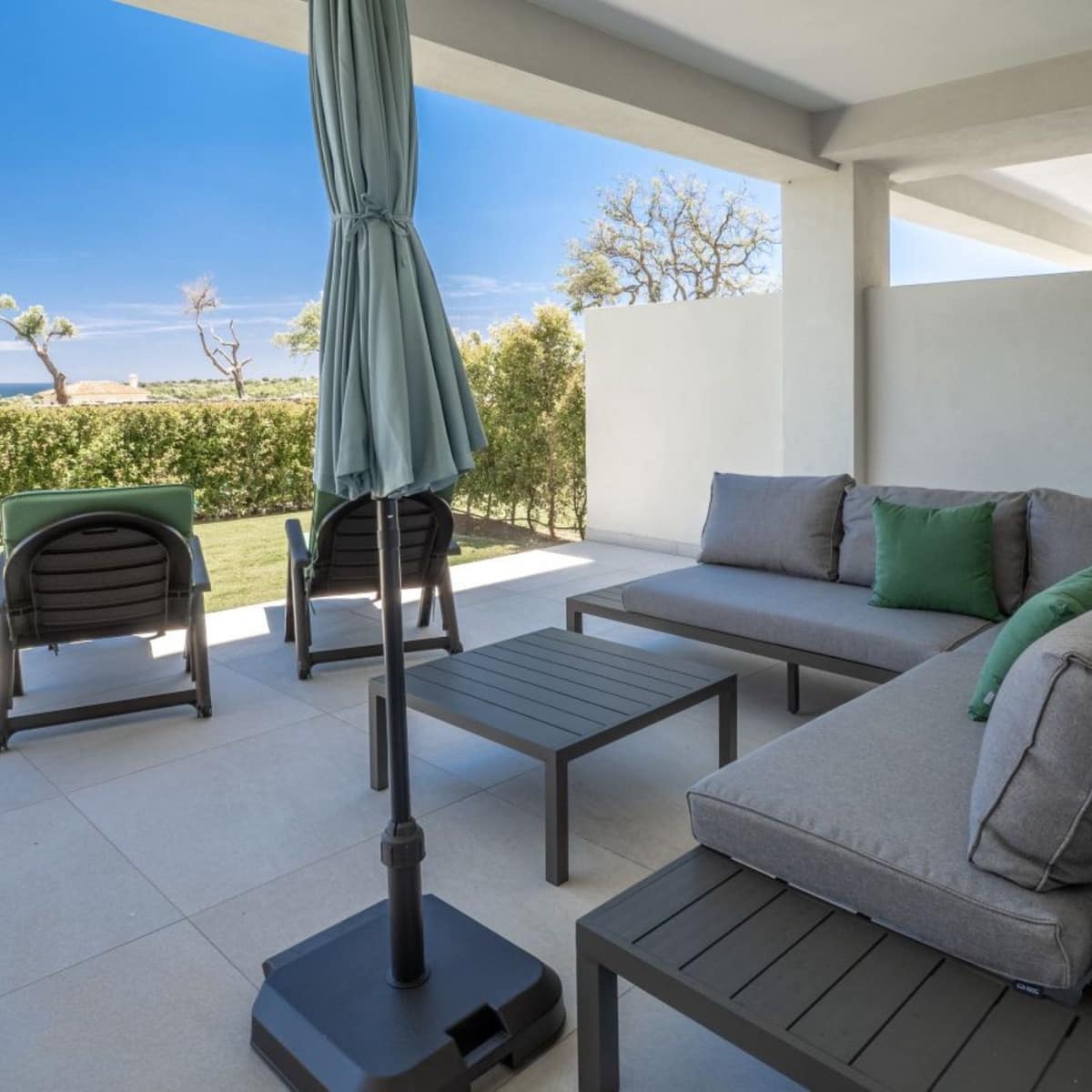 2 sovrum Lägenhet till salu i Sotogrande med pool garage - 525 000 € (Ref: 9666981)