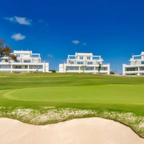 2 sovrum Lägenhet till salu i Sotogrande, San Roque med pool garage - 525 000 € (Ref: 9666981)