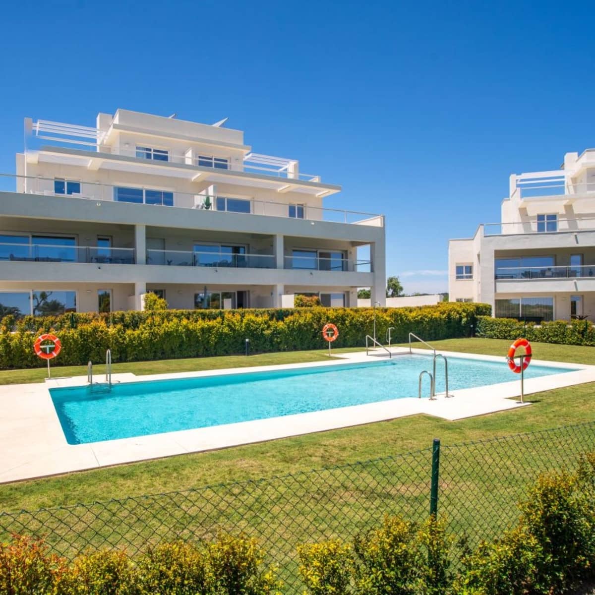 2 sovrum Lägenhet till salu i Sotogrande med pool garage - 525 000 € (Ref: 9666981)