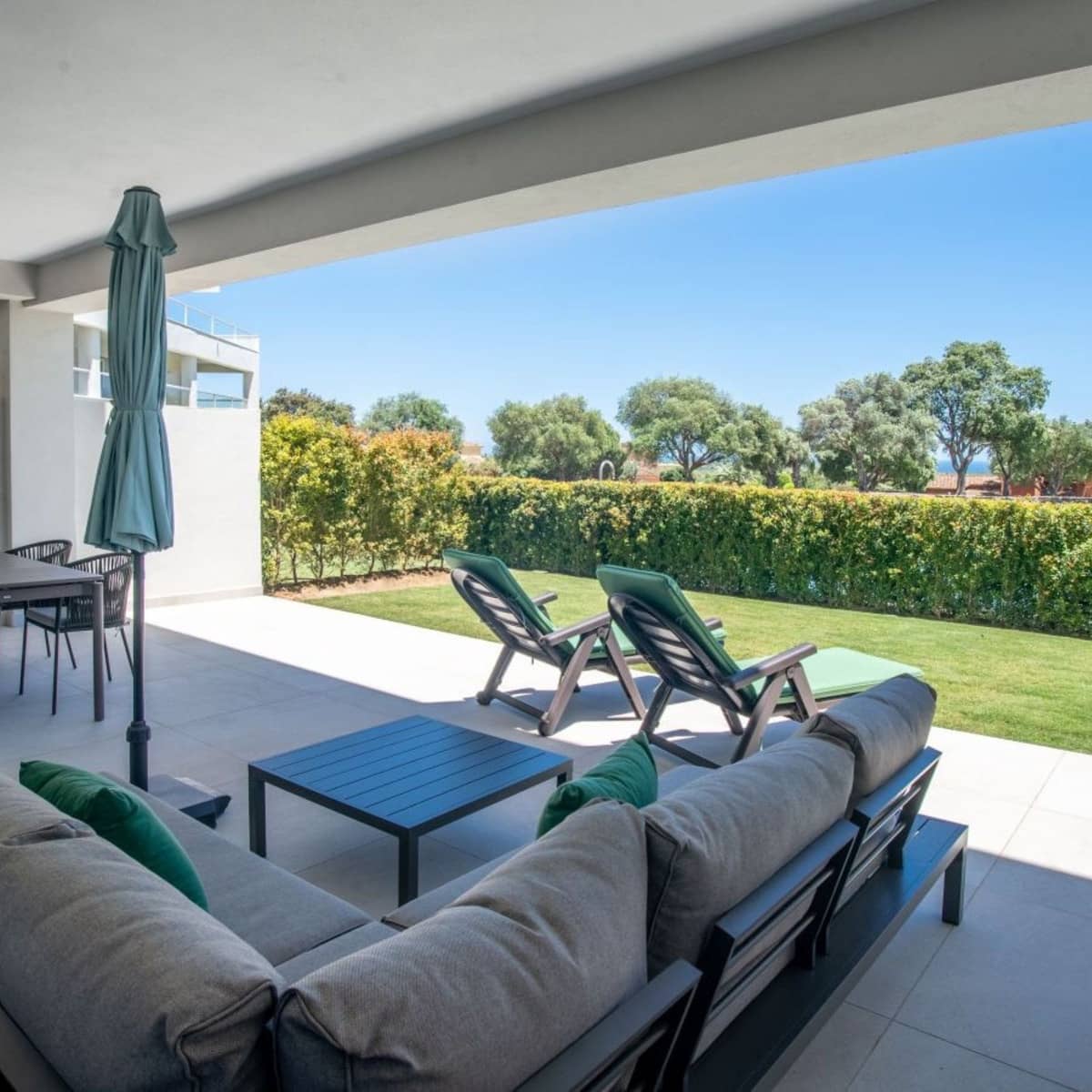 2 sovrum Lägenhet till salu i Sotogrande med pool garage - 525 000 € (Ref: 9666981)