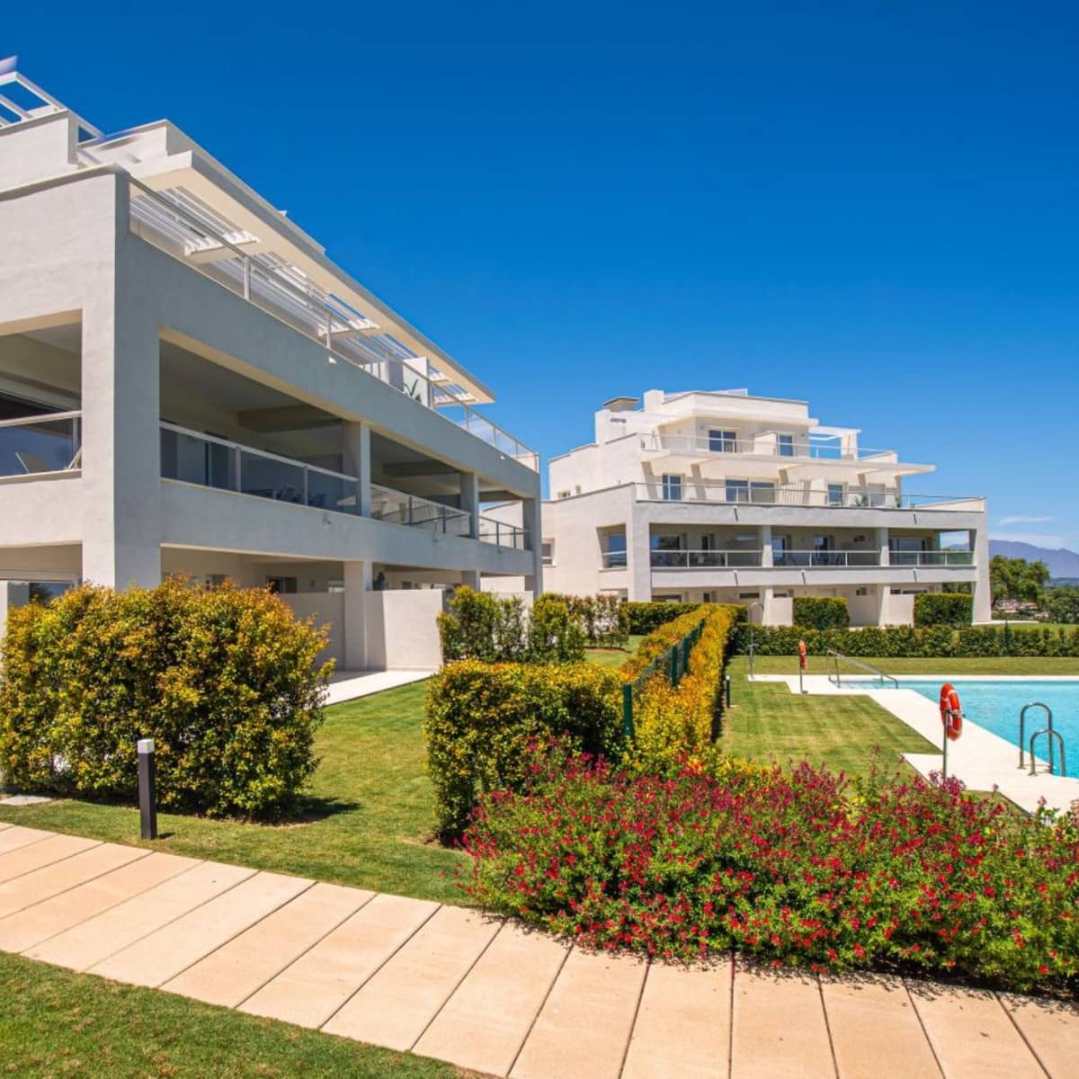 2 sovrum Lägenhet till salu i Sotogrande med pool garage - 525 000 € (Ref: 9666981)