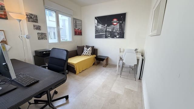 4 slaapkamer Appartement te koop in Estepona met zwembad garage - € 325.000 (Ref: 9683292)