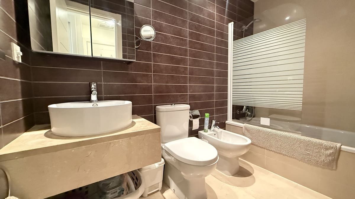 4 slaapkamer Appartement te koop in Estepona met zwembad garage - € 325.000 (Ref: 9683292)