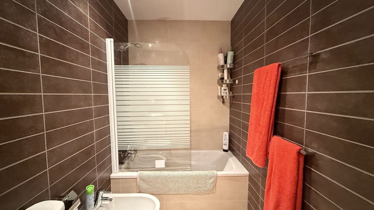 4 slaapkamer Appartement te koop in Estepona met zwembad garage - € 325.000 (Ref: 9683292)