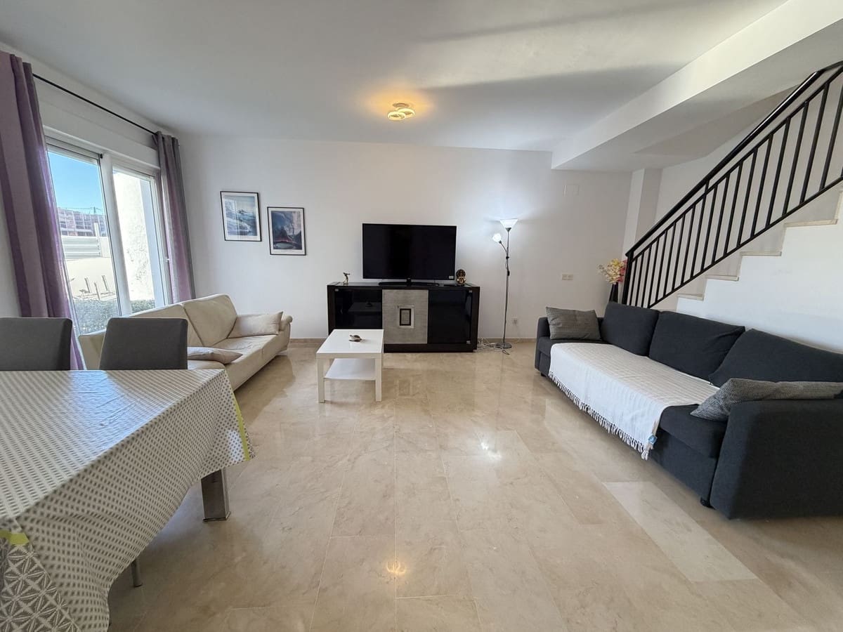3 Zimmer Apartment zu verkaufen in Estepona mit Pool Garage - 315.000 € (Ref: 9683293)