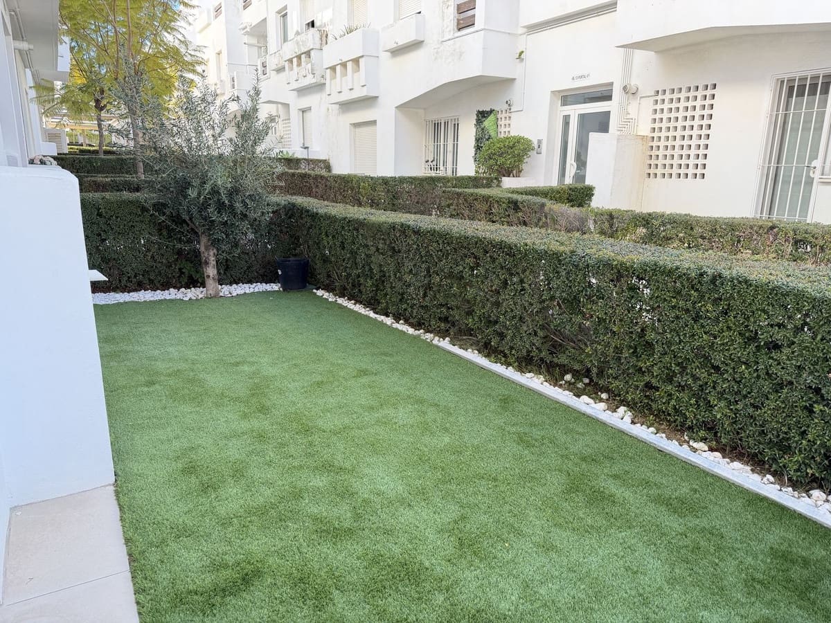 3 Zimmer Apartment zu verkaufen in Estepona mit Pool Garage - 315.000 € (Ref: 9683293)