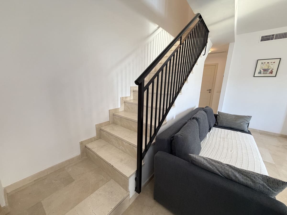 3 bedroom Apartment for sale in Estepona with pool garage - € 315,000 (Ref: 9683293)