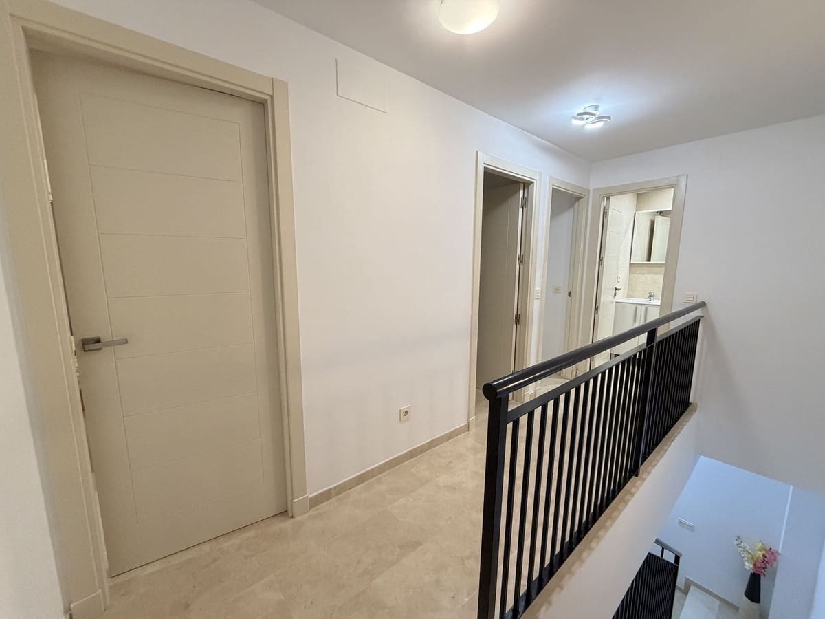 3 bedroom Apartment for sale in Estepona with pool garage - € 315,000 (Ref: 9683293)