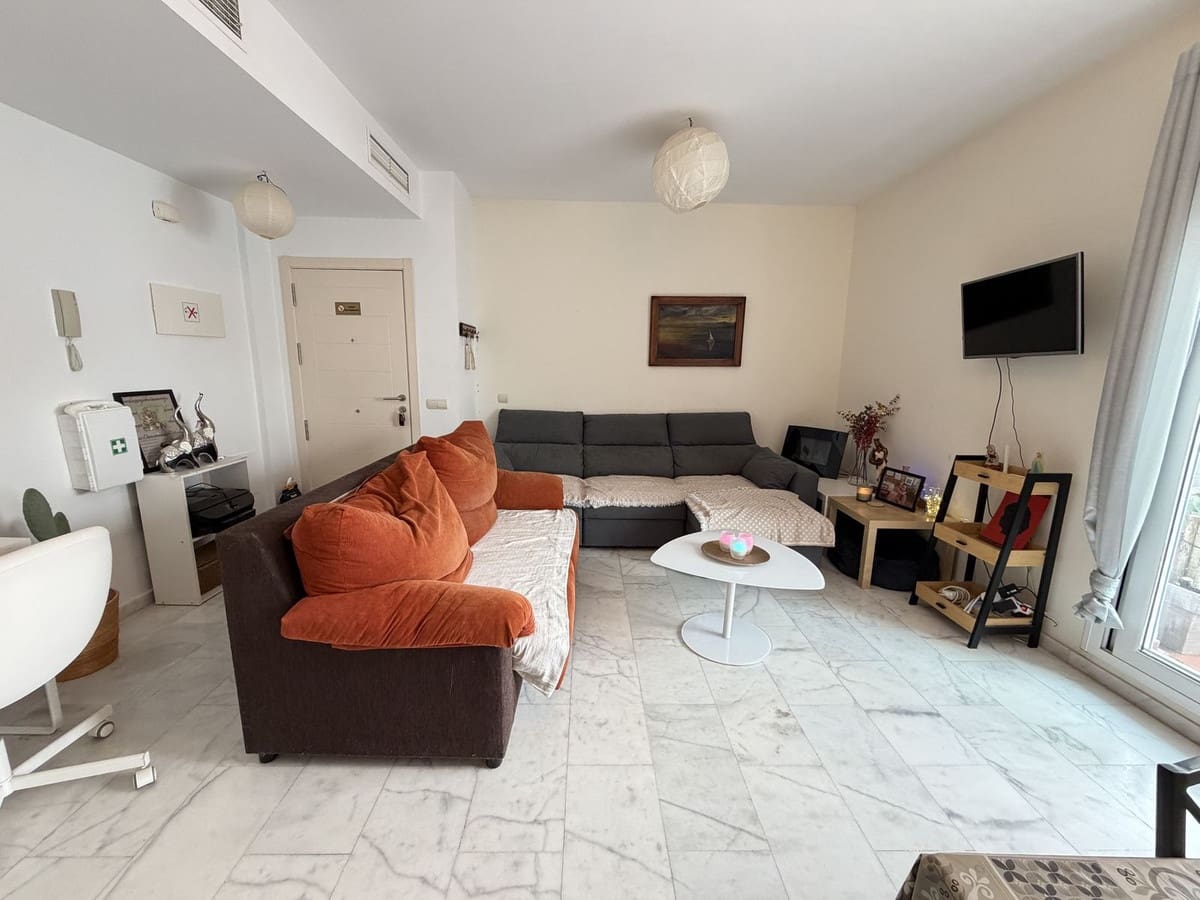 2 slaapkamer Appartement te koop in Estepona met zwembad garage - € 245.000 (Ref: 9683294)