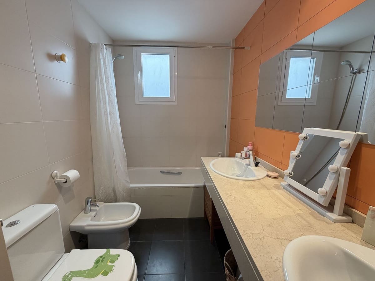 2 slaapkamer Appartement te koop in Estepona met zwembad garage - € 245.000 (Ref: 9683294)