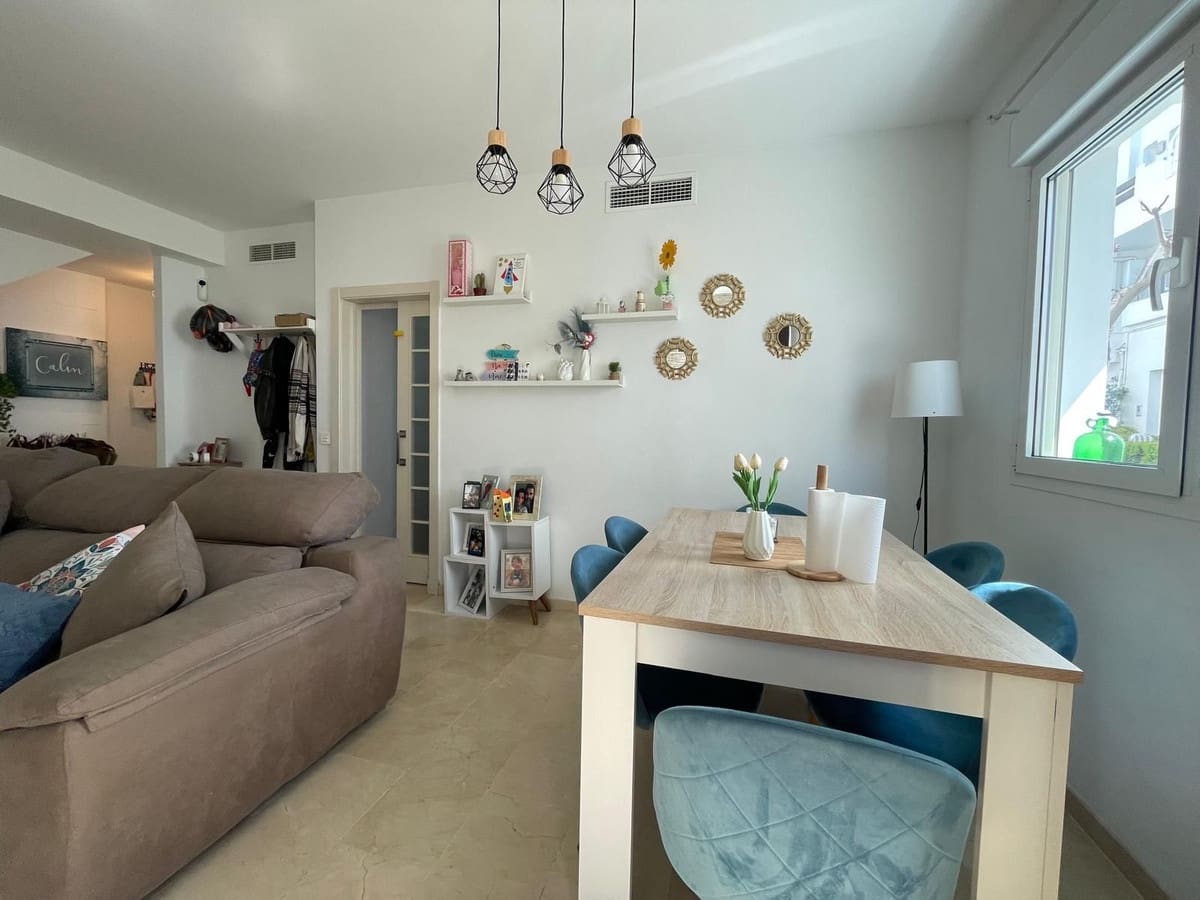 3 bedroom Apartment for sale in Estepona with pool garage - € 318,000 (Ref: 9687552)