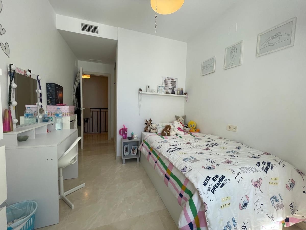 3 bedroom Apartment for sale in Estepona with pool garage - € 318,000 (Ref: 9687552)