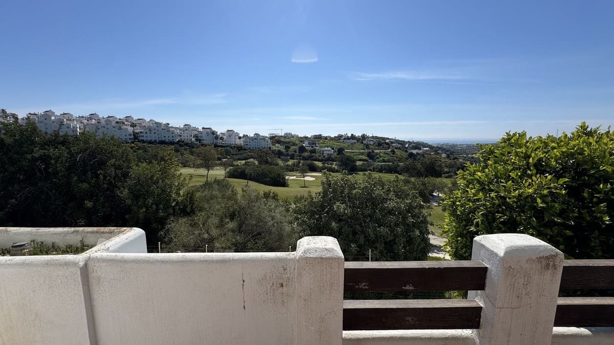 2 chambre Appartement à vendre à Estepona avec piscine garage - 345 000 € (Ref: 9750942)