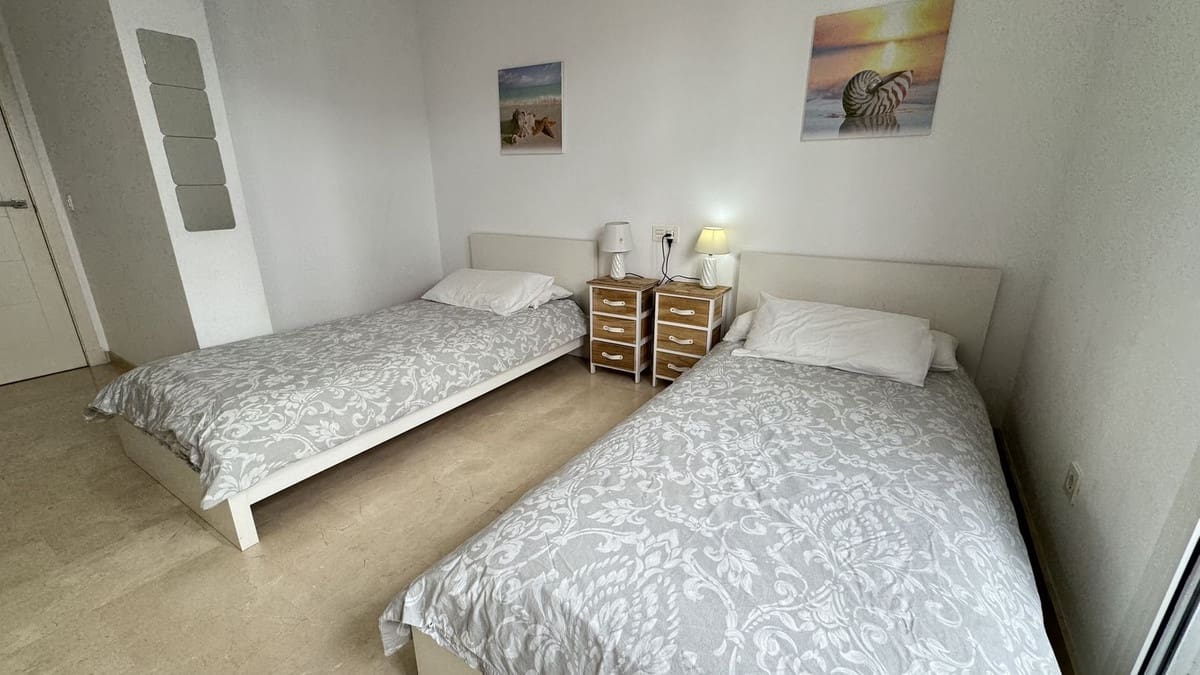 2 chambre Appartement à vendre à Estepona avec piscine garage - 345 000 € (Ref: 9750942)