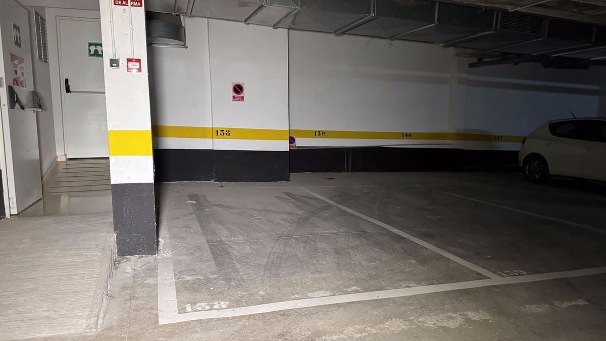 2 chambre Appartement à vendre à Estepona avec piscine garage - 345 000 € (Ref: 9750942)