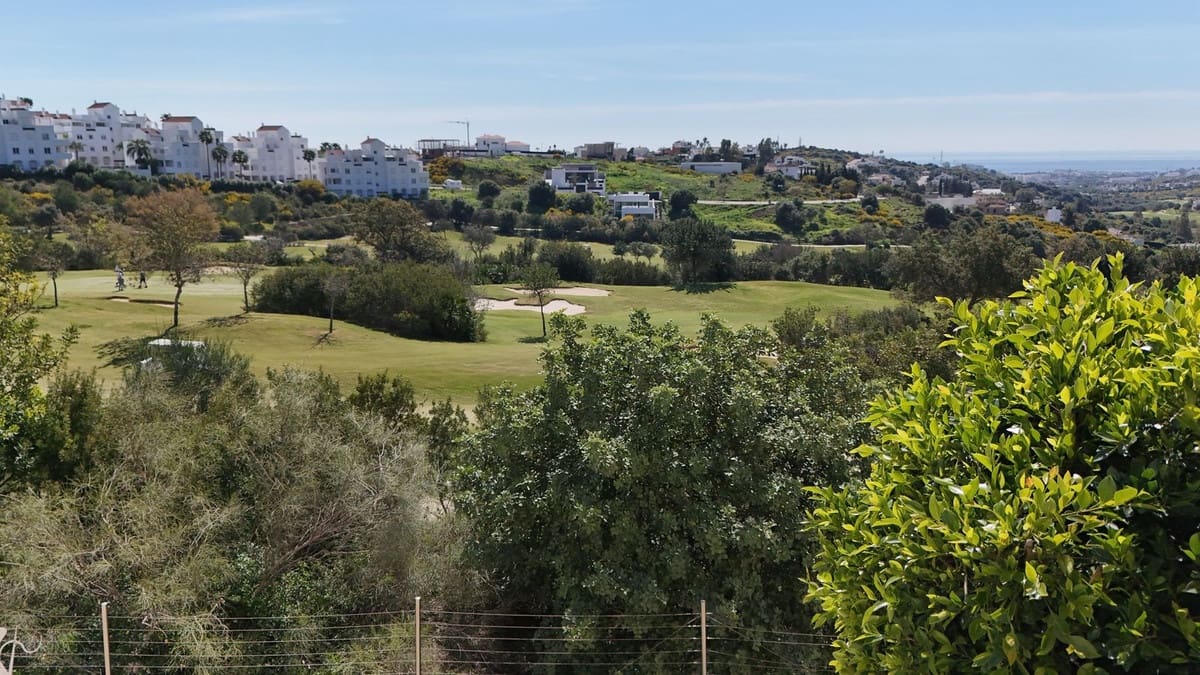 2 chambre Appartement à vendre à Estepona avec piscine garage - 345 000 € (Ref: 9750942)