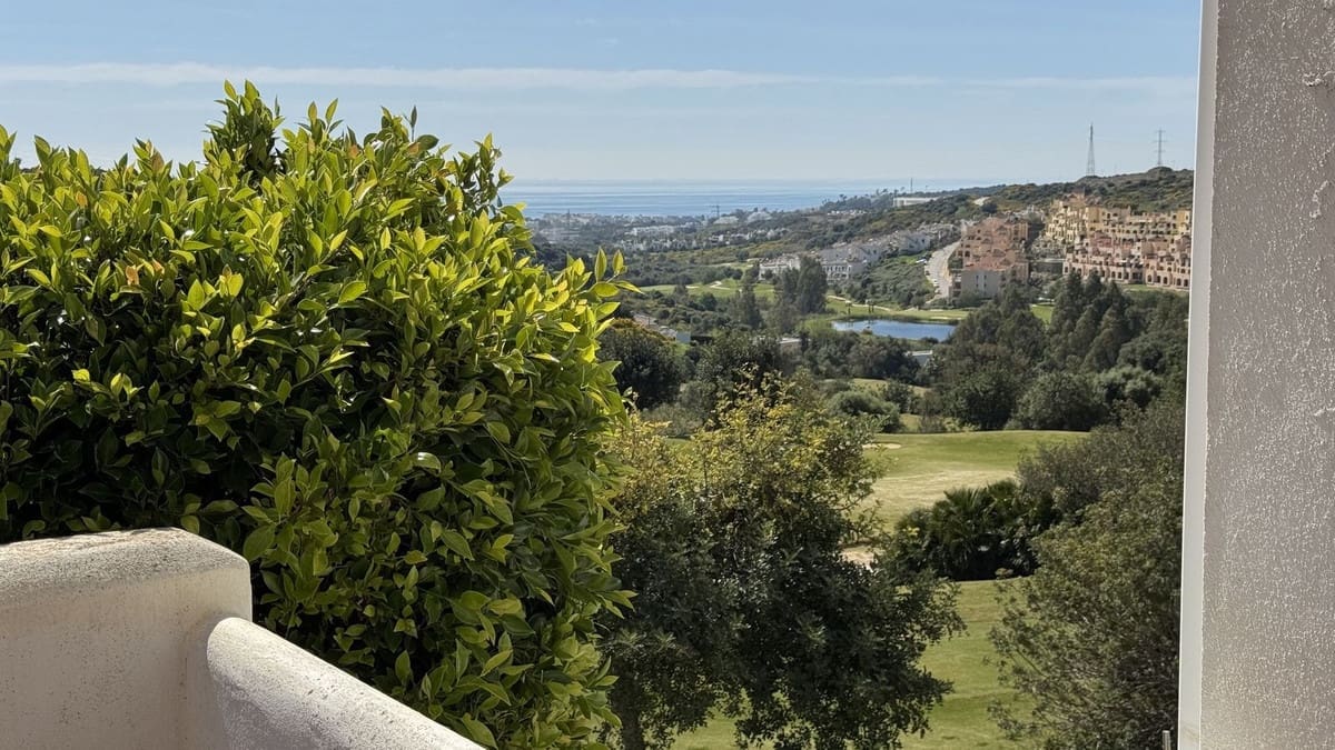 2 chambre Appartement à vendre à Estepona avec piscine garage - 345 000 € (Ref: 9750942)