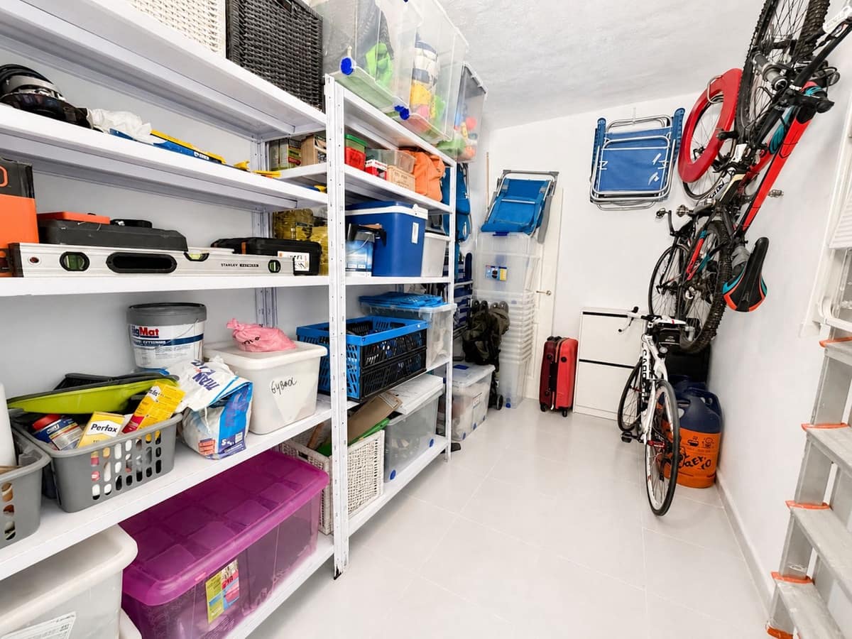 3 sypialnia Apartament na sprzedaż w La Duquesa / Puerto de la Duquesa z basenem garażem - 369 000 € (Ref: 9814019)