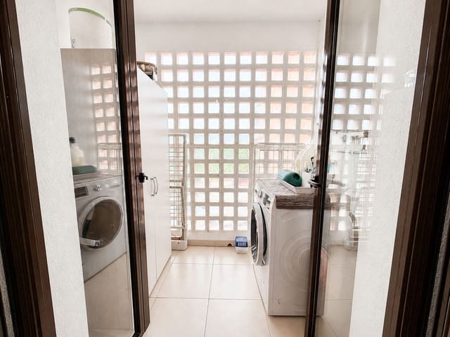 3 soveværelse Lejlighed til salg i La Duquesa / Puerto de la Duquesa, Manilva med swimmingpool garage - € 349.000 (Ref: 9814019)