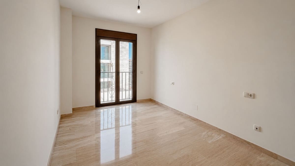 2 sovrum Lägenhet till salu i Estepona - 475 000 € (Ref: 9958318)
