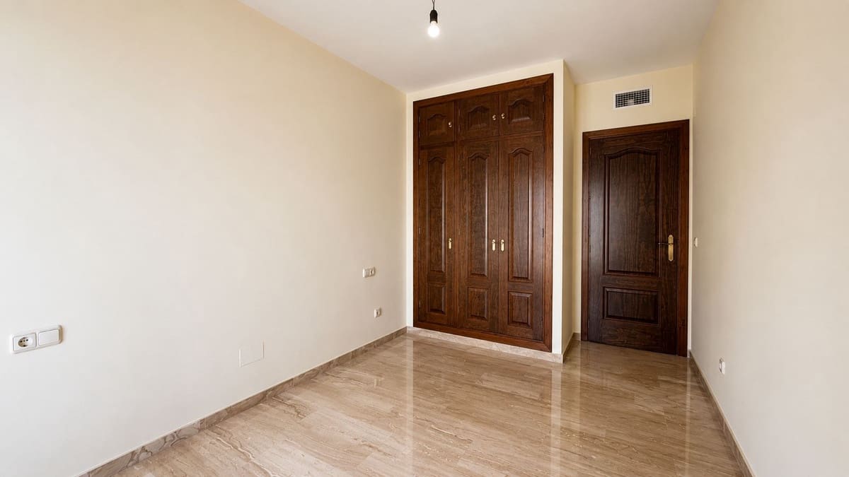 2 sovrum Lägenhet till salu i Estepona - 475 000 € (Ref: 9958318)