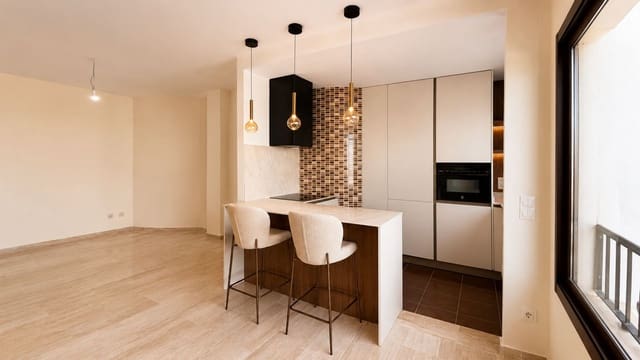 2 bedroom Apartment for sale in Estepona - € 475,000 (Ref: 9958318)