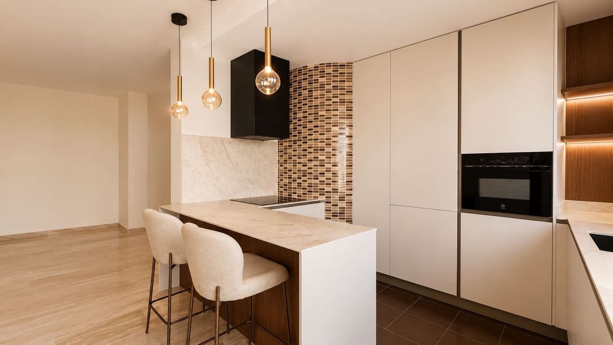 2 bedroom Apartment for sale in Estepona - € 475,000 (Ref: 9958318)