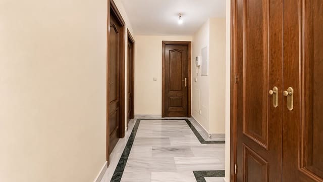 2 bedroom Apartment for sale in Estepona - € 475,000 (Ref: 9958318)