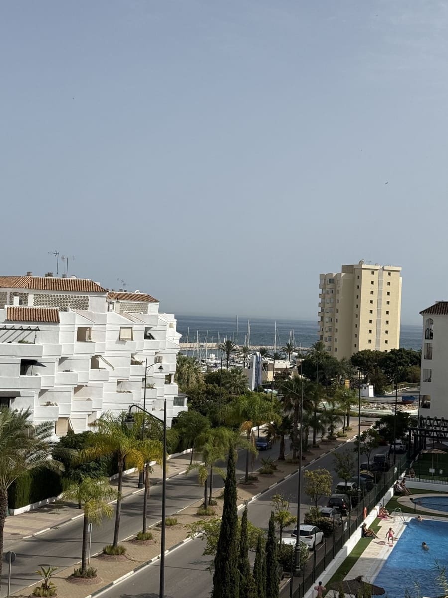 1 soveværelse Lejlighed til salg i Estepona med swimmingpool garage - € 325.000 (Ref: 9965979)