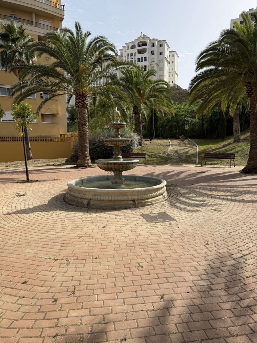1 soveværelse Lejlighed til salg i Estepona med swimmingpool garage - € 325.000 (Ref: 9965979)
