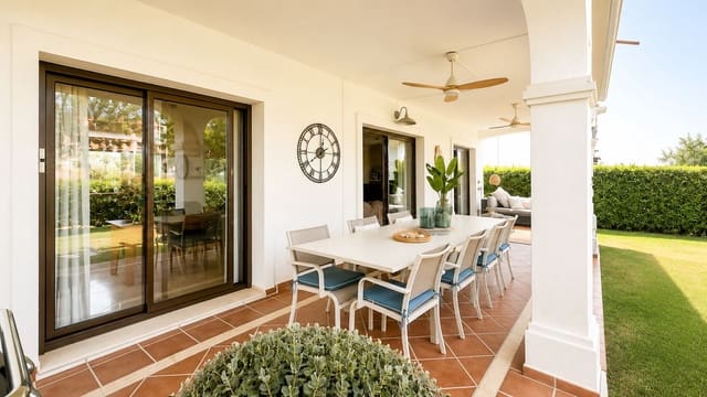 3 slaapkamer Villa te koop in Estepona met garage - € 849.750 (Ref: 9981594)