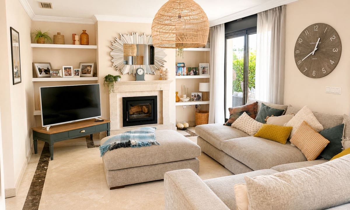 3 bedroom Villa for sale in Estepona with pool garage - € 849,750 (Ref: 9981594)