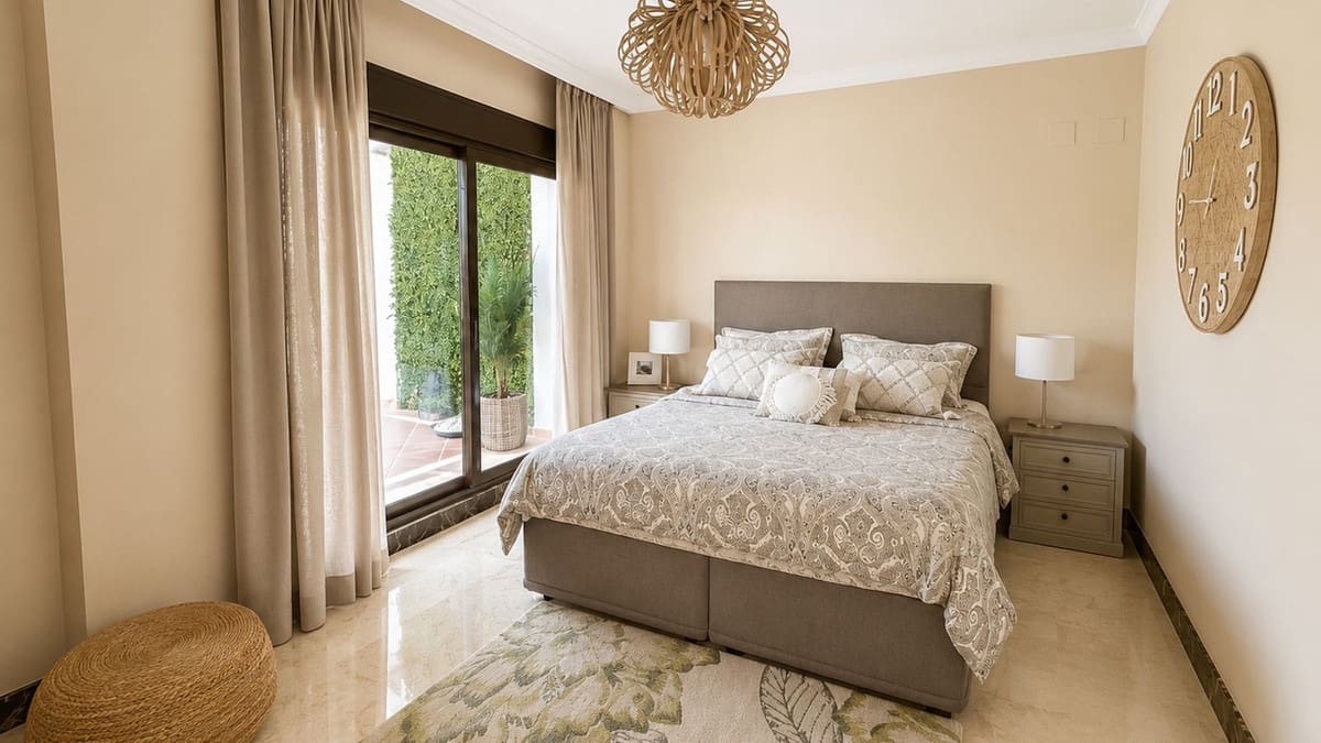 3 bedroom Villa for sale in Estepona with pool garage - € 849,750 (Ref: 9981594)