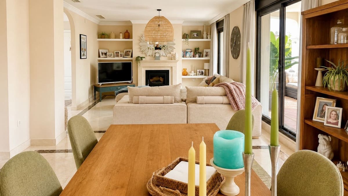 3 bedroom Villa for sale in Estepona with pool garage - € 849,750 (Ref: 9981594)