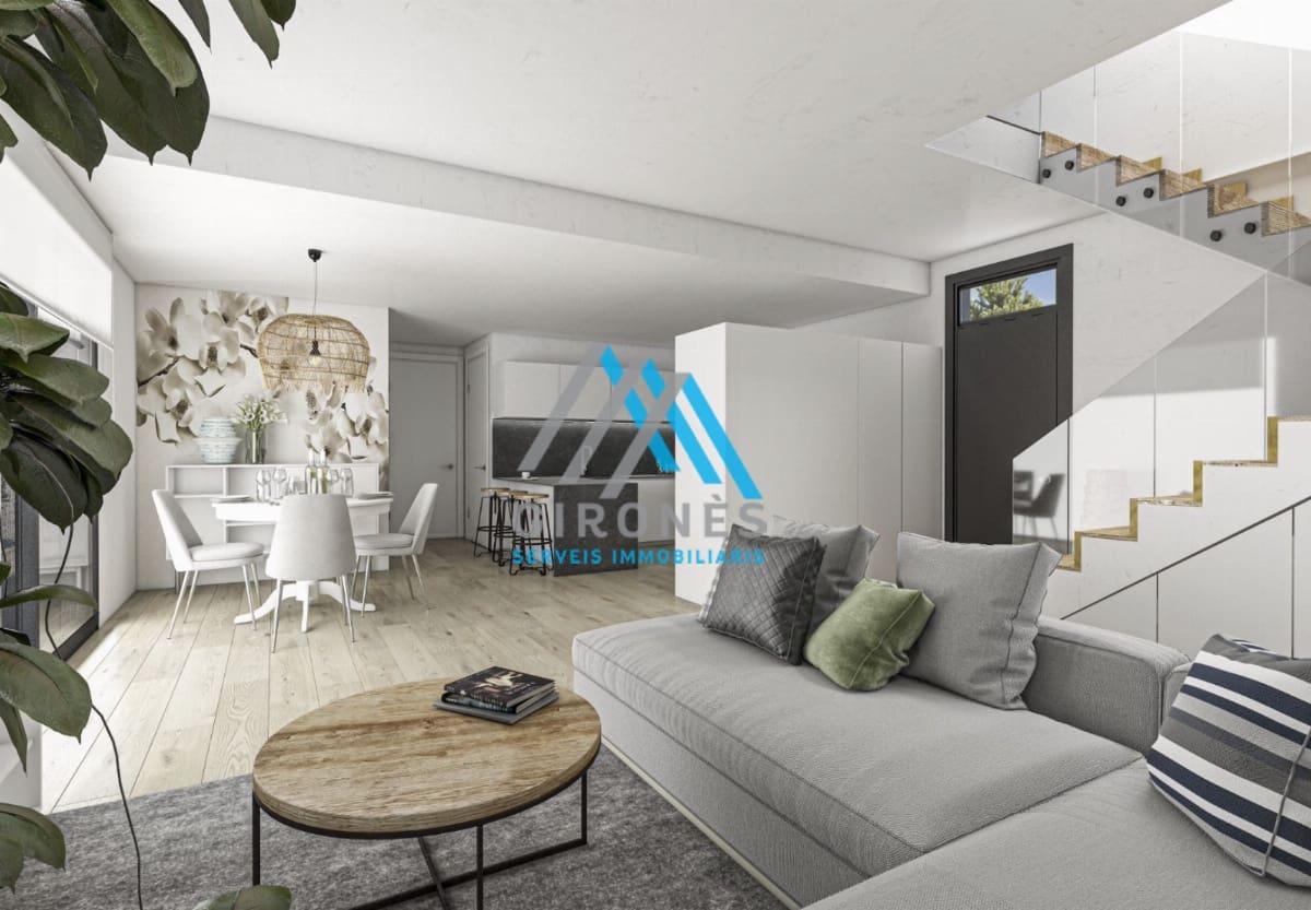 3 soveværelse Villa til salg i Santa Cristina d'Aro med swimmingpool garage - € 270.000 (Ref: 9890749)
