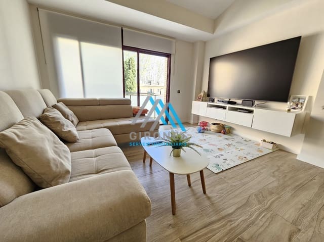 Piso de 3 habitaciones en Santa Cristina d'Aro en venta con piscina garaje - 337.500 € (Ref: 9890752)